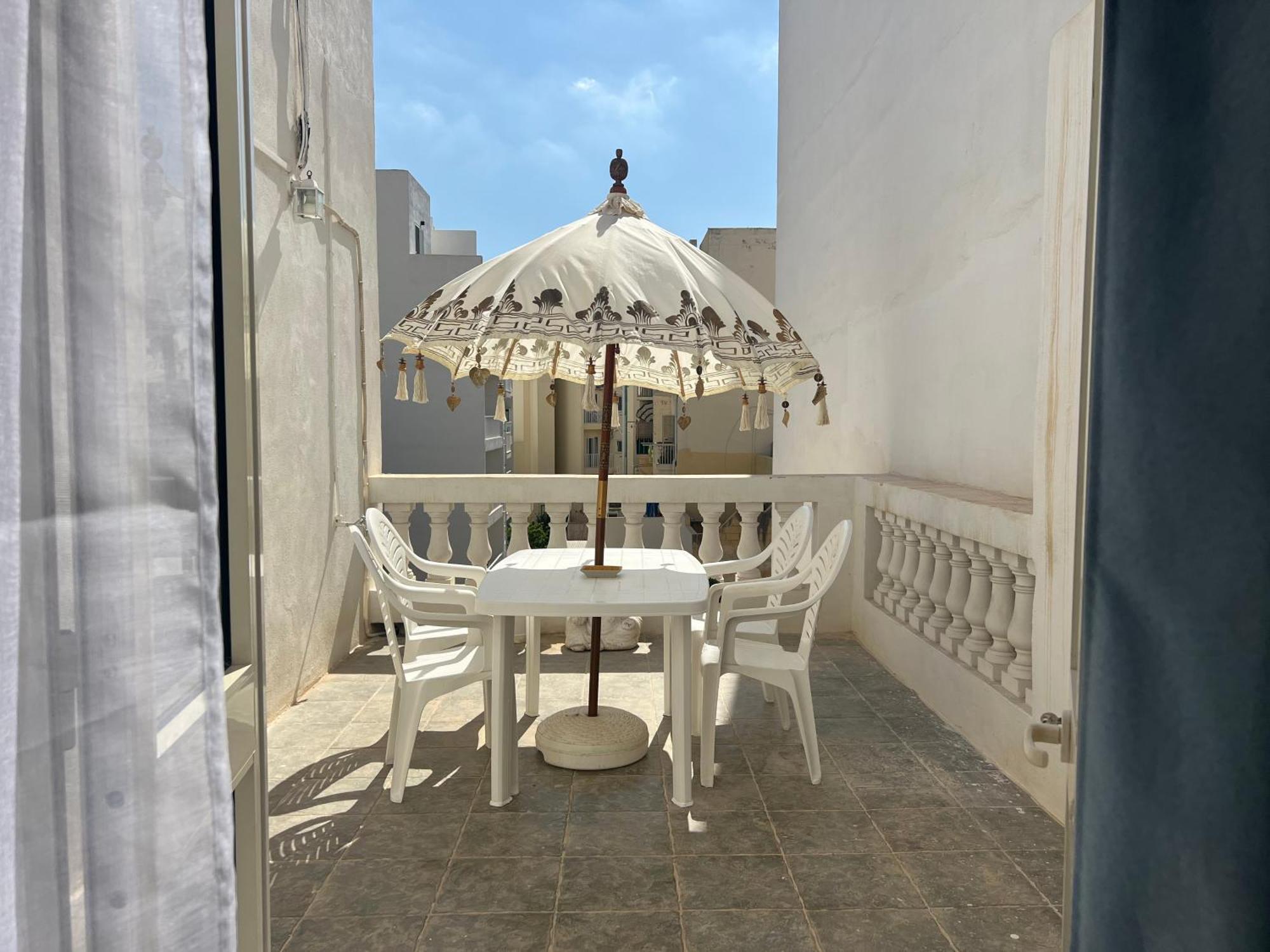 Ferienwohnung Penthouse By The Sea Sliema Exterior foto